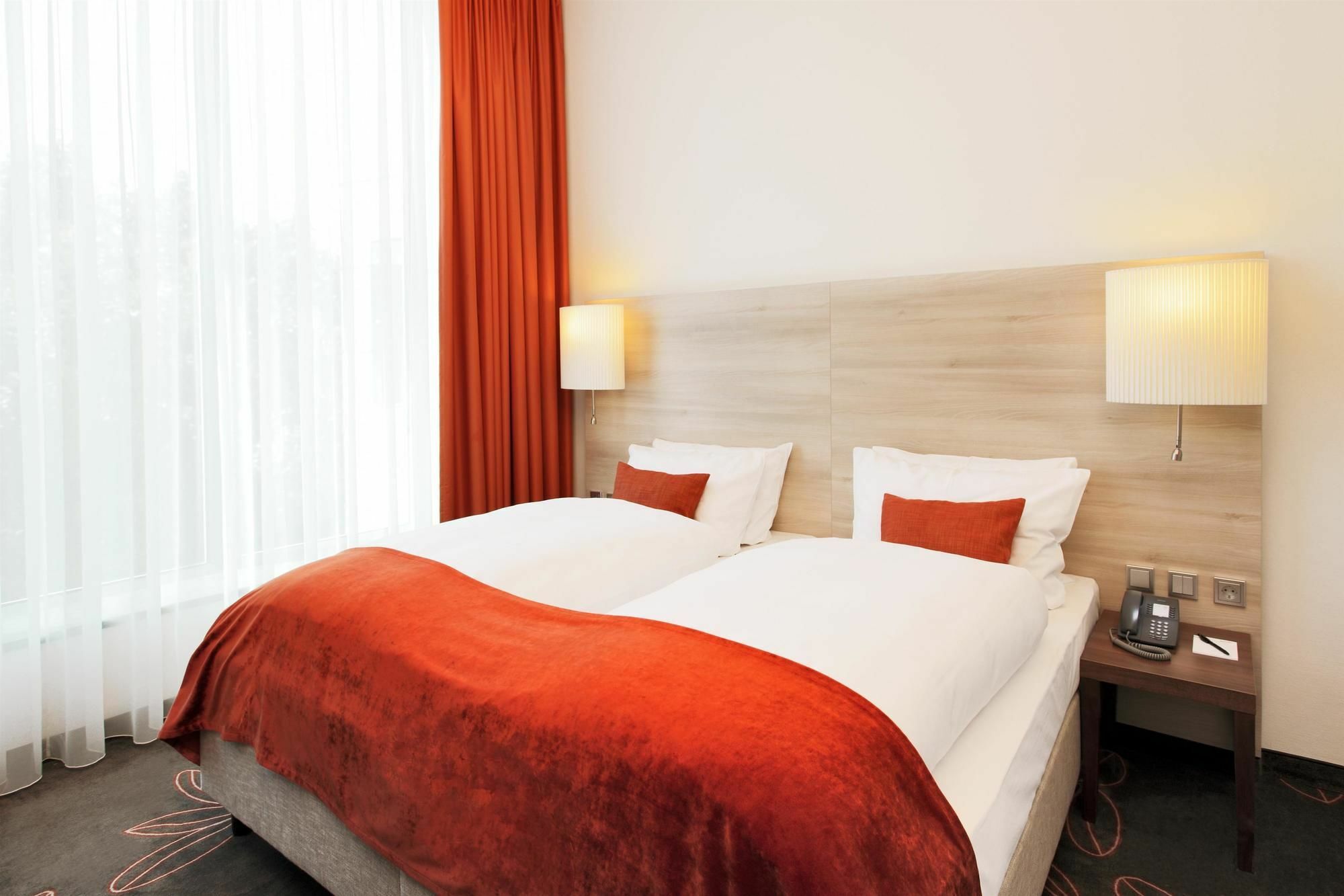 Hotel H4 4*